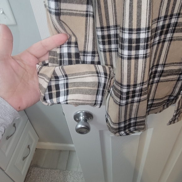 NWT-L/XL - LEGGINGS/ CROP TOP & SHACKET 3 PEICE OUTFIT - Picture 6 of 7